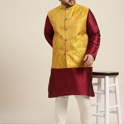 SOJANYA PLUS Men Plus Size Maroon Ethnic Motifs Kurta with Pyjamas & Nehru Jacket image 4