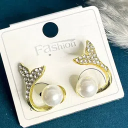MADDY SPACE Contemporary Studs Earrings-38