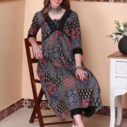 Ishin Black Printed Kurta & Pants Set-image-78