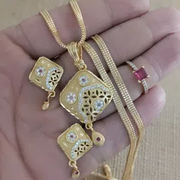 V.K.PAYAL.JEWELLERY Gold-Plated Stones-Studded Jewellery Set-picture-26