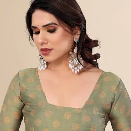 FABMORA Green Printed Saree with Unstitched Blouse image 4
