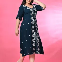 PrettyPlus by Desinoor.com Plus Size Embroidered A-Line Midi Dress image 3