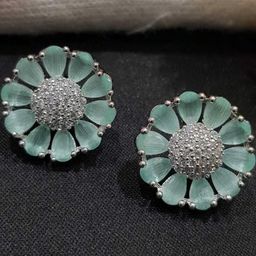 DENICRAAS Contemporary Studs Earrings-image-84