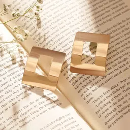 Priyaasi Gold-Plated Geometric Studs-17