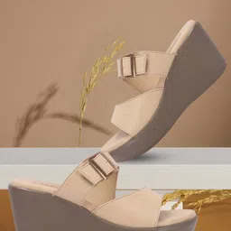 Colo Women Wedge Sandals with Buckles-27