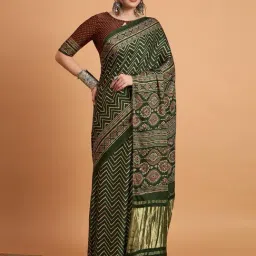 Saree Mall Green Viscose Self Saree with Blouse Piece-image-40