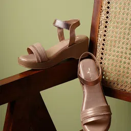 Froh Feet Platform Sandals-24