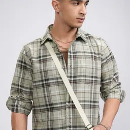 HIGHLANDER Men Spread Collar Tartan Checked Relaxed Fit Cotton Casual Shirt-image-41