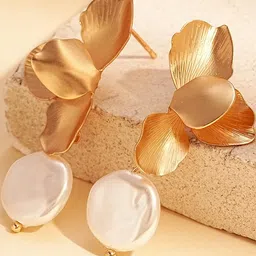 DIVASTRI Gold Alloy Earrings-10