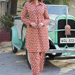 Divena Women Floral Printed Regular Pure Cotton Kurta with Trousers-picture-43