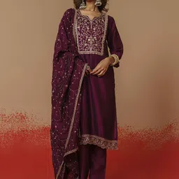 Suha Women Floral Printed Regular Kurta with Trousers & Dupatta Kurta Sets-picture-17