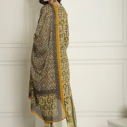 Anouk Women Floral Printed Regular Thread Work Kurta with Trousers & With Dupatta image 4