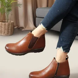 Carlton London Women Block-Heeled Round Toe Chelsea Boots-56