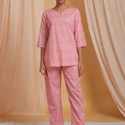 Ichaa Pink Cotton Geometric 3/4th sleeves Night Suits-picture-36