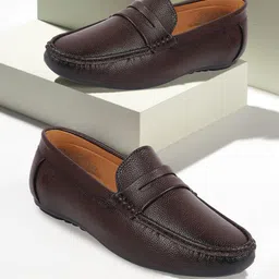 FAUSTO Men Textured Lightweight Loafers-image-41