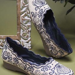 Froh Feet Women Embroidered Mojaris Flats-image-73