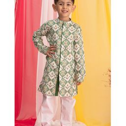 Vastramay Full Sleeves Ikat Motif Design Printed Kurta Pyjama Set - Green & White-image-88