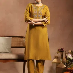 Nayam By Lakshita Paisley Embroidered Round Neck Thread Work Straight Kurta With Trousers-picture-44