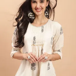 Merira Women Floral Jaipuri Printed Round Neck Cotton Top-image-56