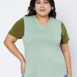 BRINNS Women Colourblocked V-Neck Pockets T-shirt-image-3