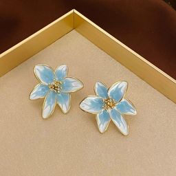 FIMBUL Rhodium-Plated Artificial Beaded Floral Shaped Studs-32