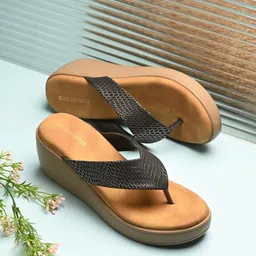 CLOG LONDON Wedge Pumps image 1