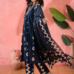 Sangria Geometric Printed V-Neck Pleated Pure Cotton A-Line Kurta With Trouser And Dupatta image 2