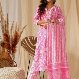 Ginni Arora Label Women Floral Printed Regular Pure Cotton Kurta with Trousers & With Dupatta-28