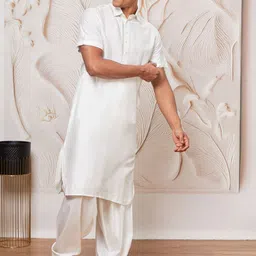 VASTRAMAY Men Regular Sequinned Kurta with Patiala-picture-39