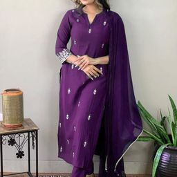 Shatanuvart Export Floral Embroidered Chinon Straight Kurta With Trousers & Dupatta-image-6