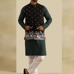 SOJANYA Men Floral Embroidered Cotton Kurta with Pyjama-28