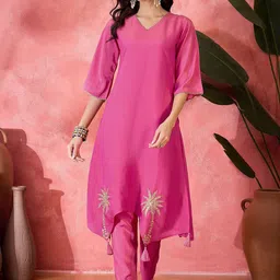 Sangria Women Floral Printed Kurta with Trousers-image-68