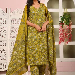 Nayo Women Floral Printed Pure Cotton Kurta with Trouser & Dupatta-image-73