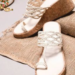 TRYME Women's Cream Toe Ring Sandals-image-2