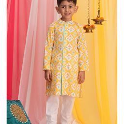 Vastramay Full Sleeves Ikat Motif Design Printed Kurta Pyjama Set - Yellow & White-image-86