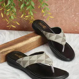TWINSSHOE Women Printed Grey Casual Open Toe Flats-image-22