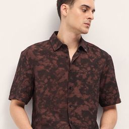 THE BEAR HOUSE Men Relaxed Fit Spread Collar Abstract Printed Casual Shirt-image-68