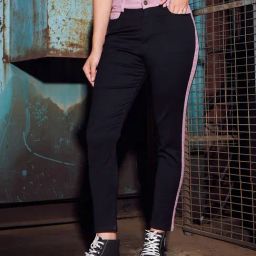 KASSUALLY Black & Pink Cotton Color-Block Relaxed Fit Mid Rise Jeans-image-13
