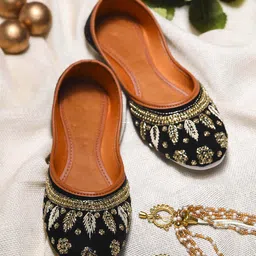 VANIYA SHOES Women Ethnic Fashion Flats-image-25