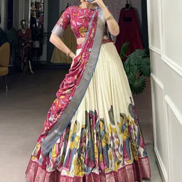 LADY SHOPI Floral Printed Ready to Wear Lehenga & Unstitched Blouse With Dupatta-picture-43