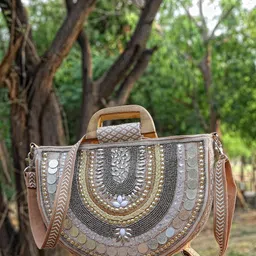 Anekaant Structured Handheld Bag with Fringed image 1