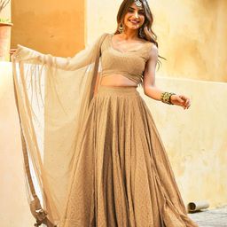 DIVASTRI Embroidered Sequinned Semi-Stitched Lehenga & Unstitched Blouse With Dupatta-picture-5