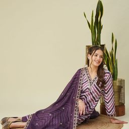 MOKOSH Women Leheriya Embroidered Regular Sequinned Kurta with Trousers & With Dupatta image 3