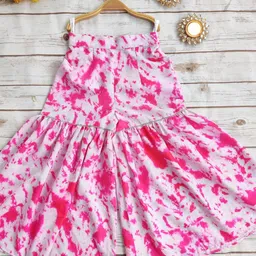 LABEL KANUPRIYA Girls Ombre Dyed Regular Top with Sharara & With Dupatta image 4