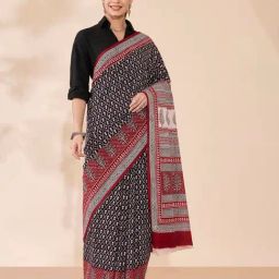 Taneira Black Floral Saree With Unstitched Blouse-picture-9