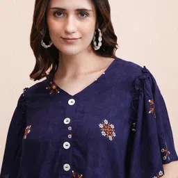 Vishudh Women Floral Embroidered V-Neck Top-image-29