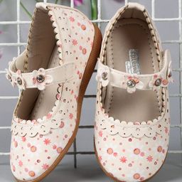 Cute Walk by Babyhug Floral Motif Bellies - Cream-image-48