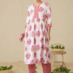 Indo Era Floral Printed Notch Neck A-Line Pure Cotton Kurta With Trousers-14