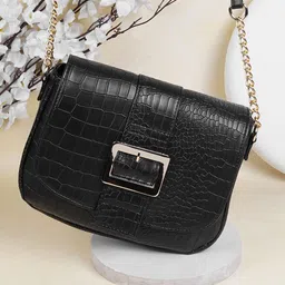 Metro Textured Half Moon Handheld Bag with Quilted-12