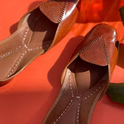 Kurrbat Women Ethnic Mojaris Flats-57
